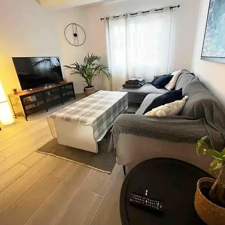 Urban Zen Con Terraza Y Jacuzzi Daire