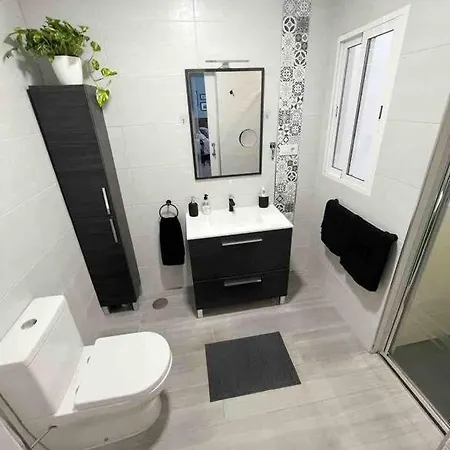 Urban Zen Con Terraza Y Jacuzzi Daire *